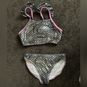Girls’ 2-Piece Mermaid Print Swimsuit, size 16, EUC